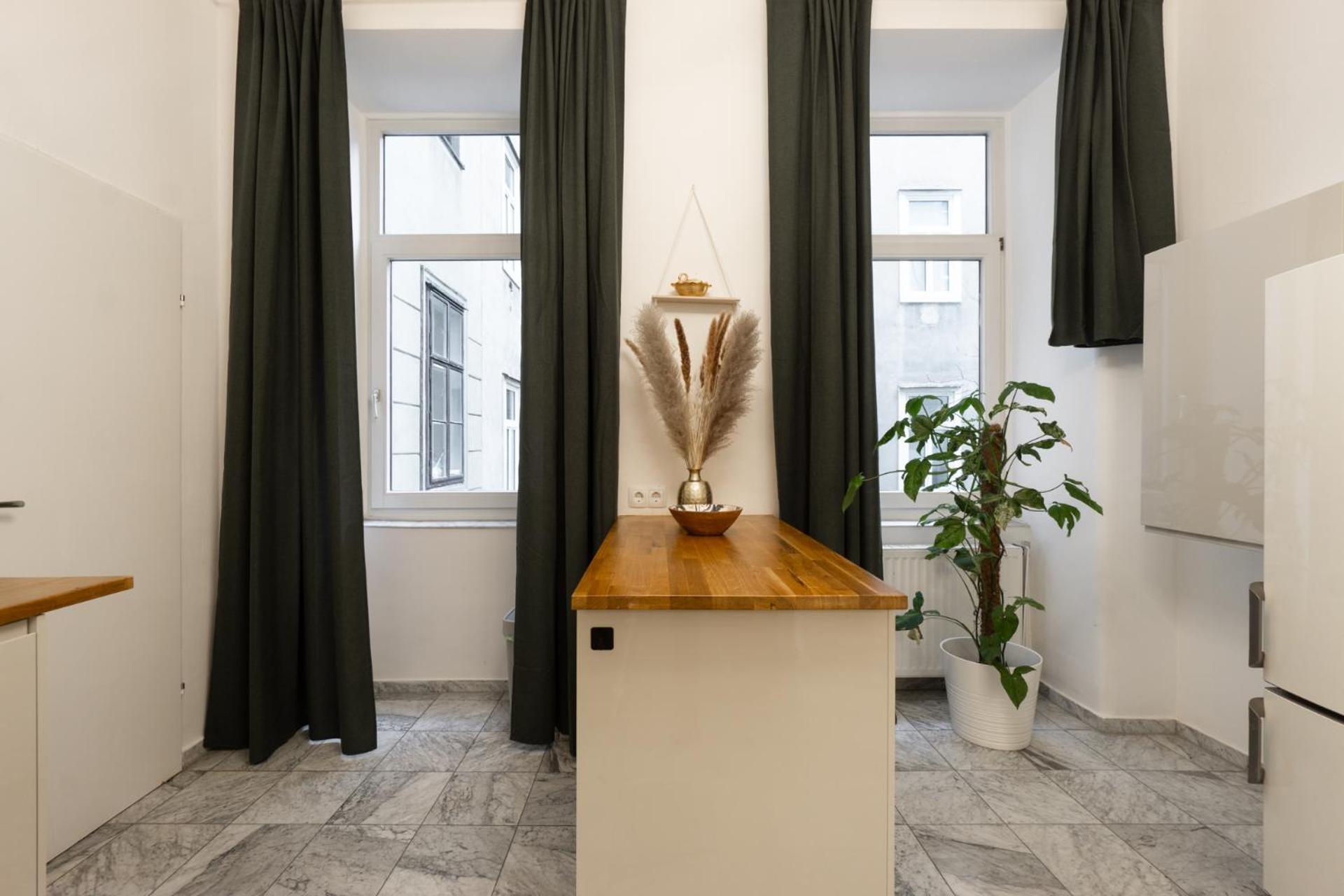 Central Apartment In Viennese Old Building Viena Exterior foto